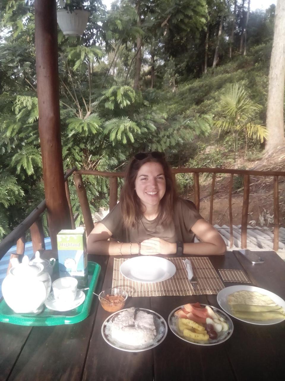 Apurvi Homestay Елла Екстер'єр фото