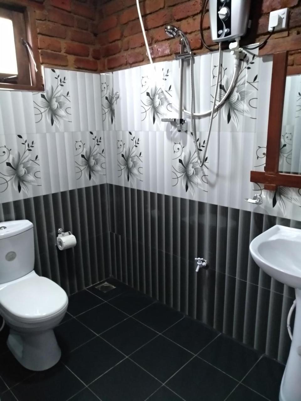 Apurvi Homestay Елла Екстер'єр фото